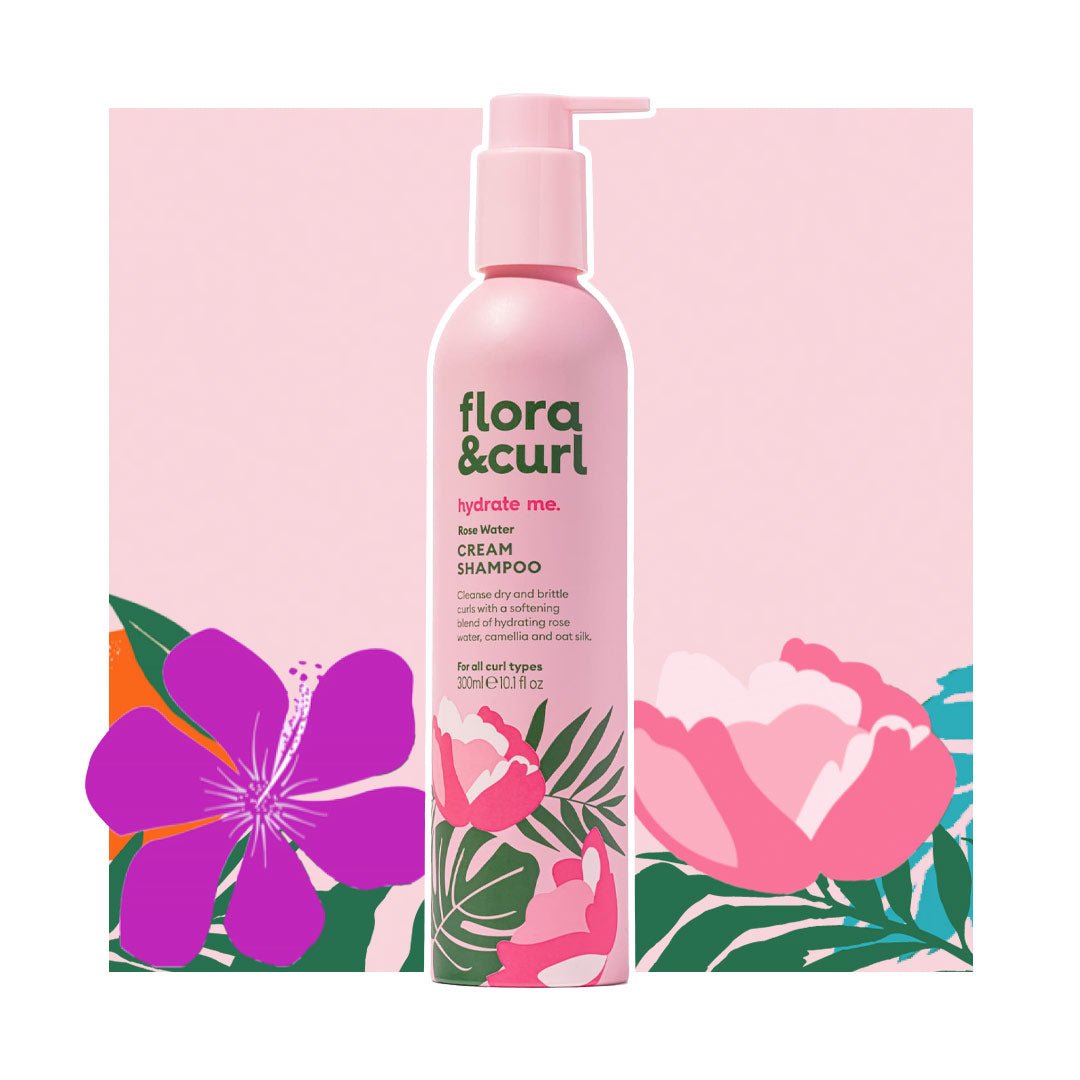 Shampooing à la crème d'eau de rose Flora & Curl Rose Water Cream Shampoo ist ein Shampoo für die Lockenpflege bei lockenkopf.com