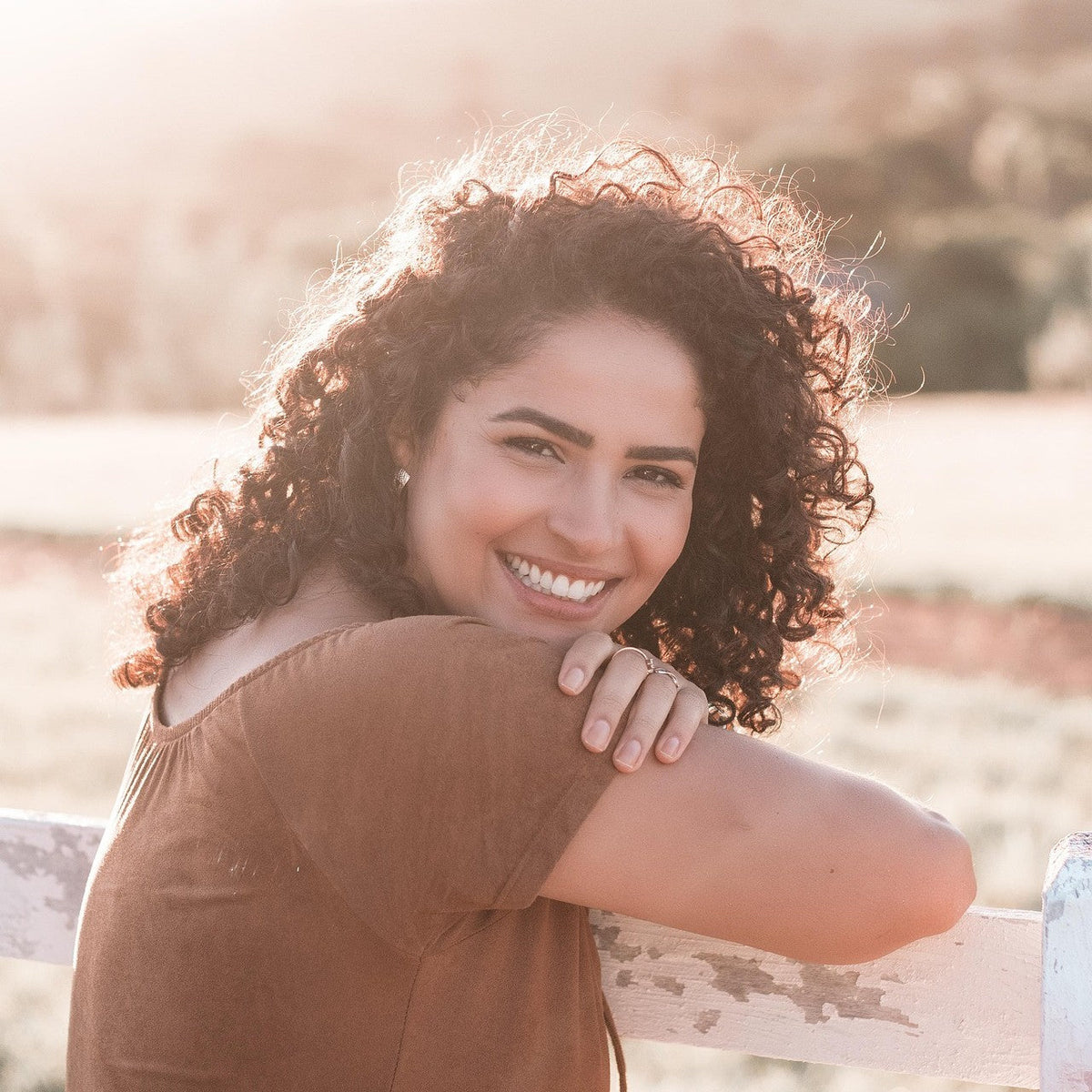 Frizz bei Locken: Ursachen & Tipps gegen Frizz | lockenkopf